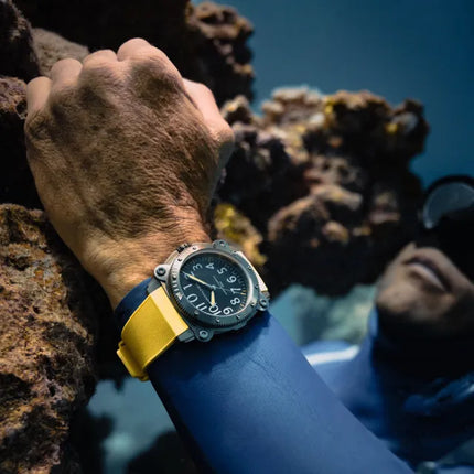 Hamilton Khaky Navy Belowzero Titanium
