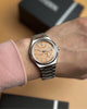 Citizen small seconds: elegancija losos boje