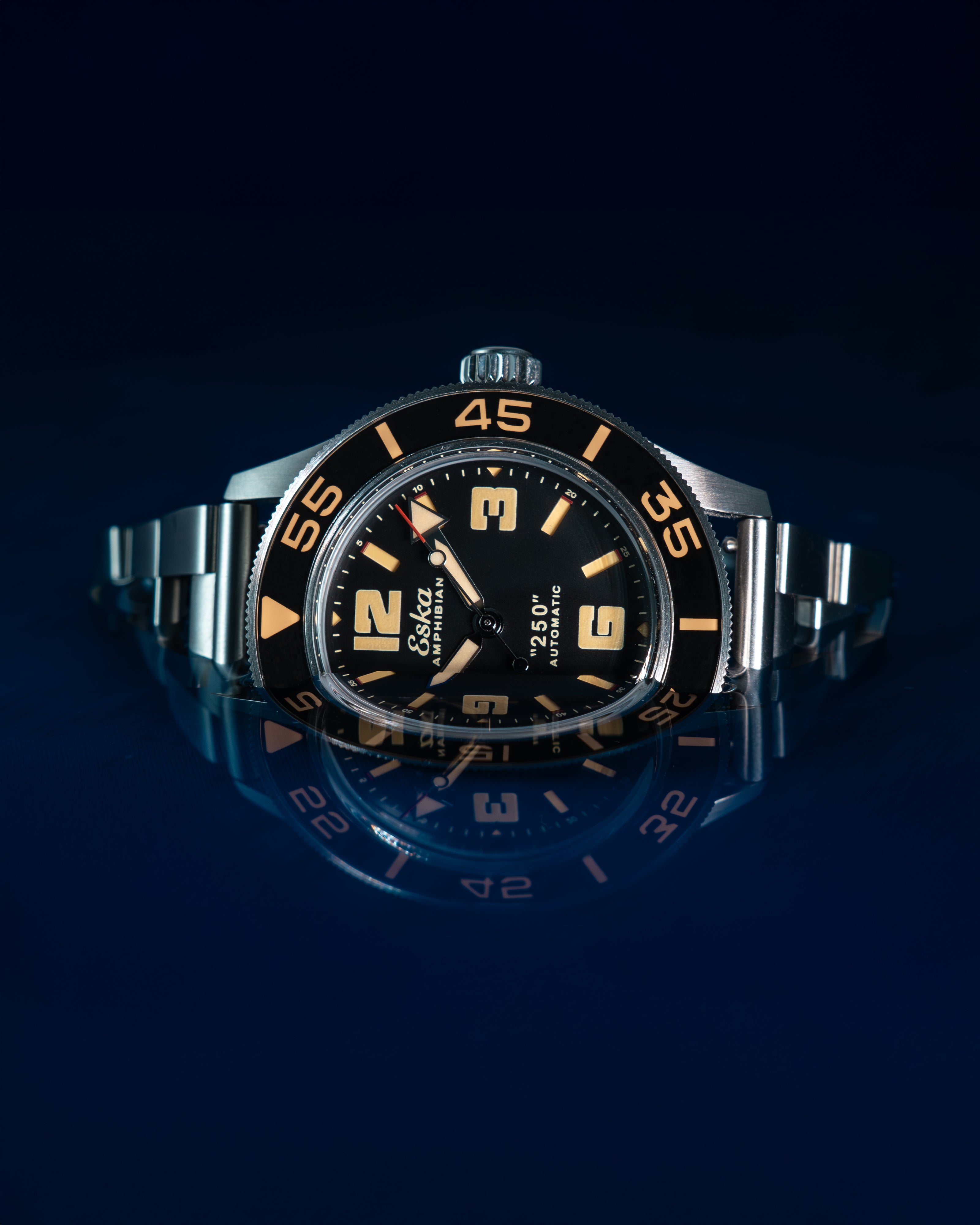 ESKA Amphibian 250 Black Shark